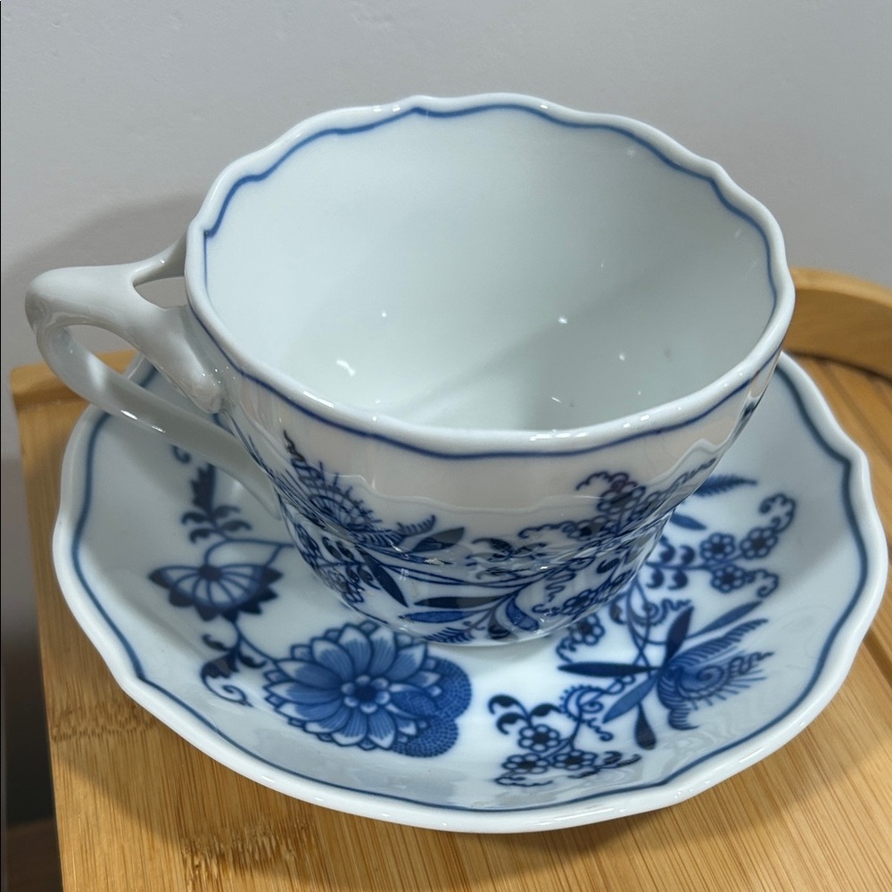 Blue Danube, Teacup and Saucer Set - Classic Floral Design - Picture 5 of 12